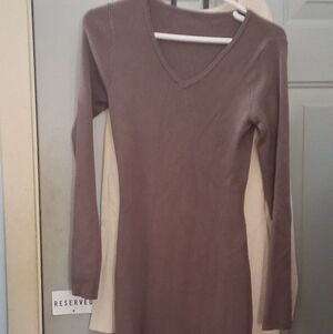2 COZY SWEATER DRESSES: MOCHA & CREME  V-Neck Long Sleeve DRESSES, SZ M 25$